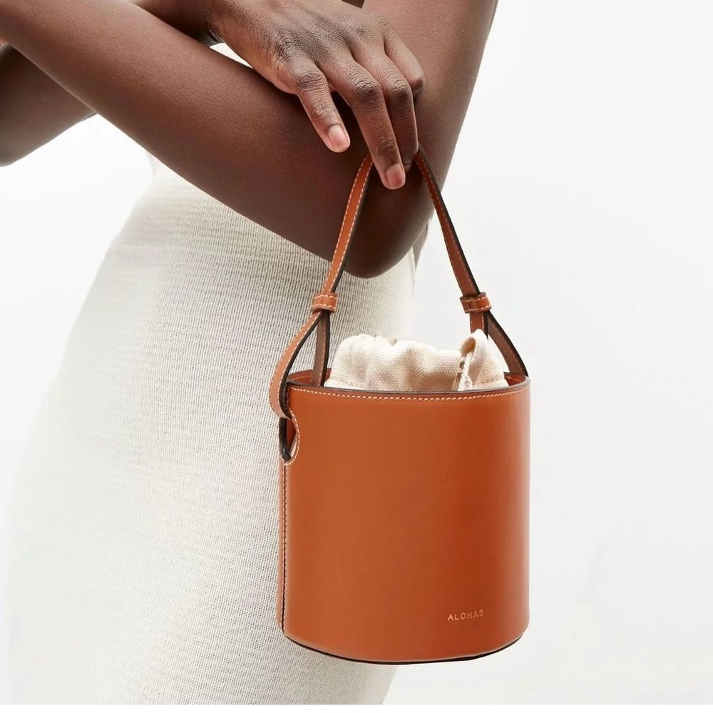 Alohas bucket bag leather